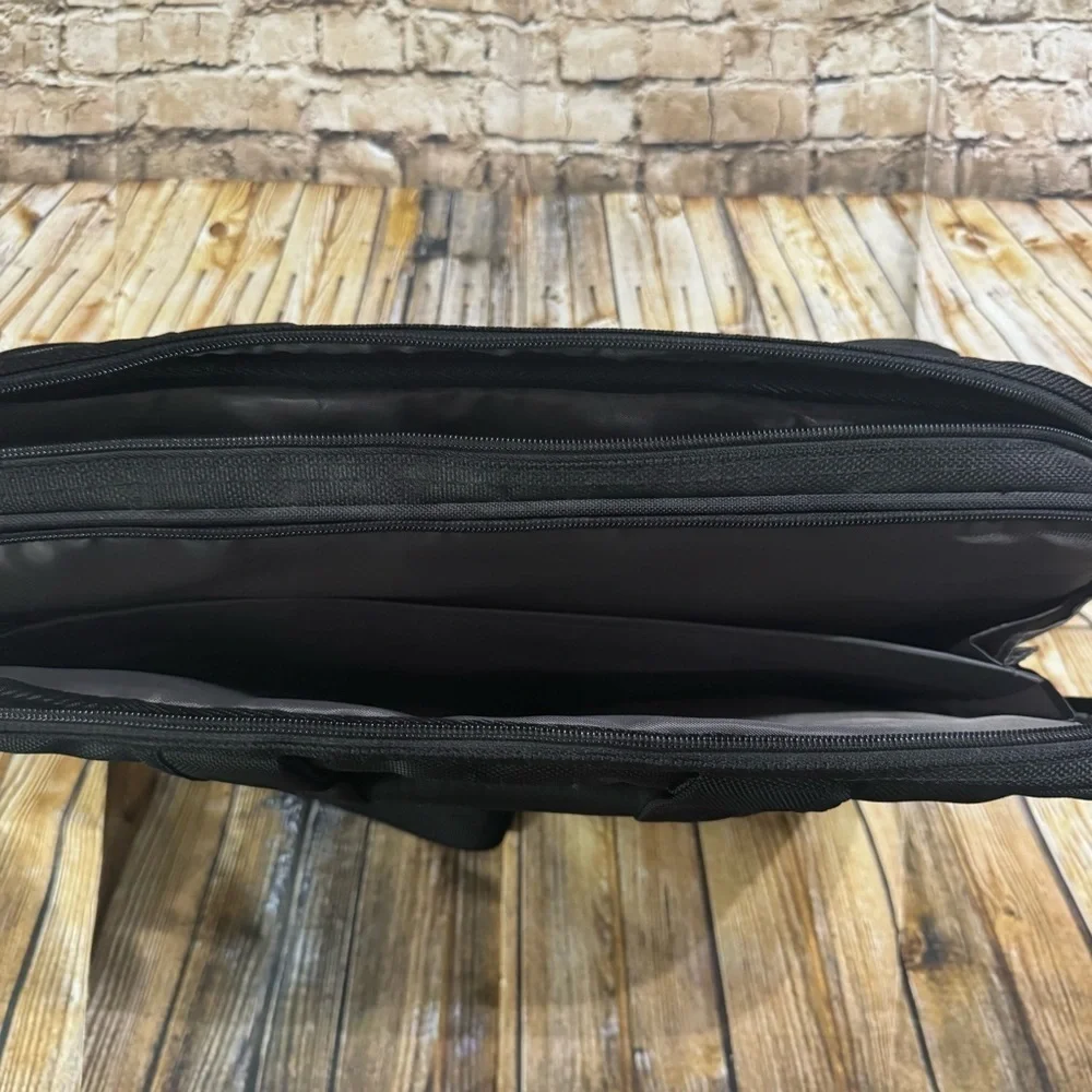 Dell 17” Padded Black Labtop Carry‎ Bag